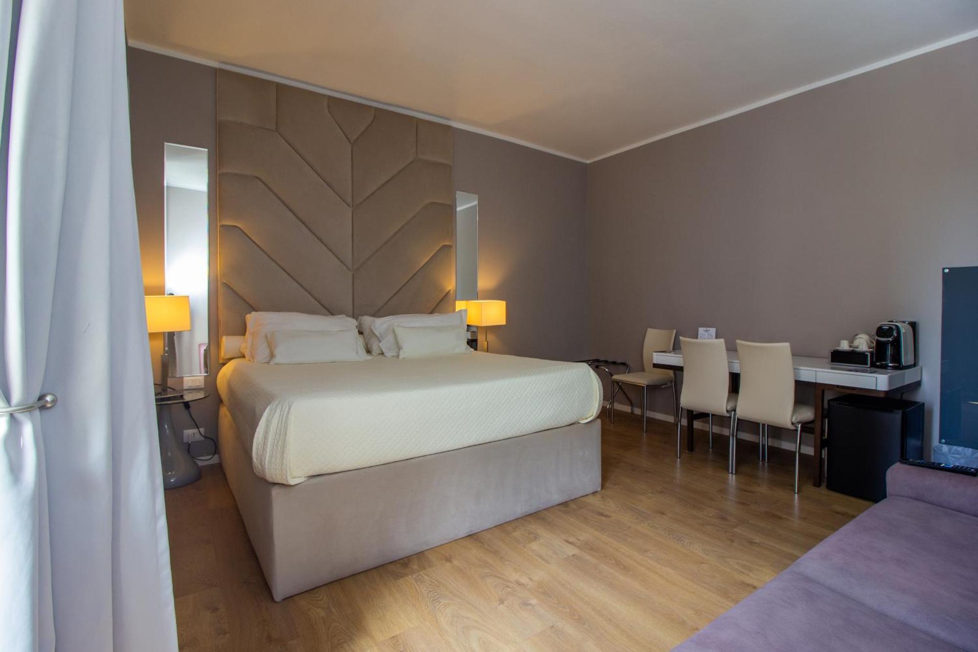 Album Boutique Rooms Sassari Exterior foto