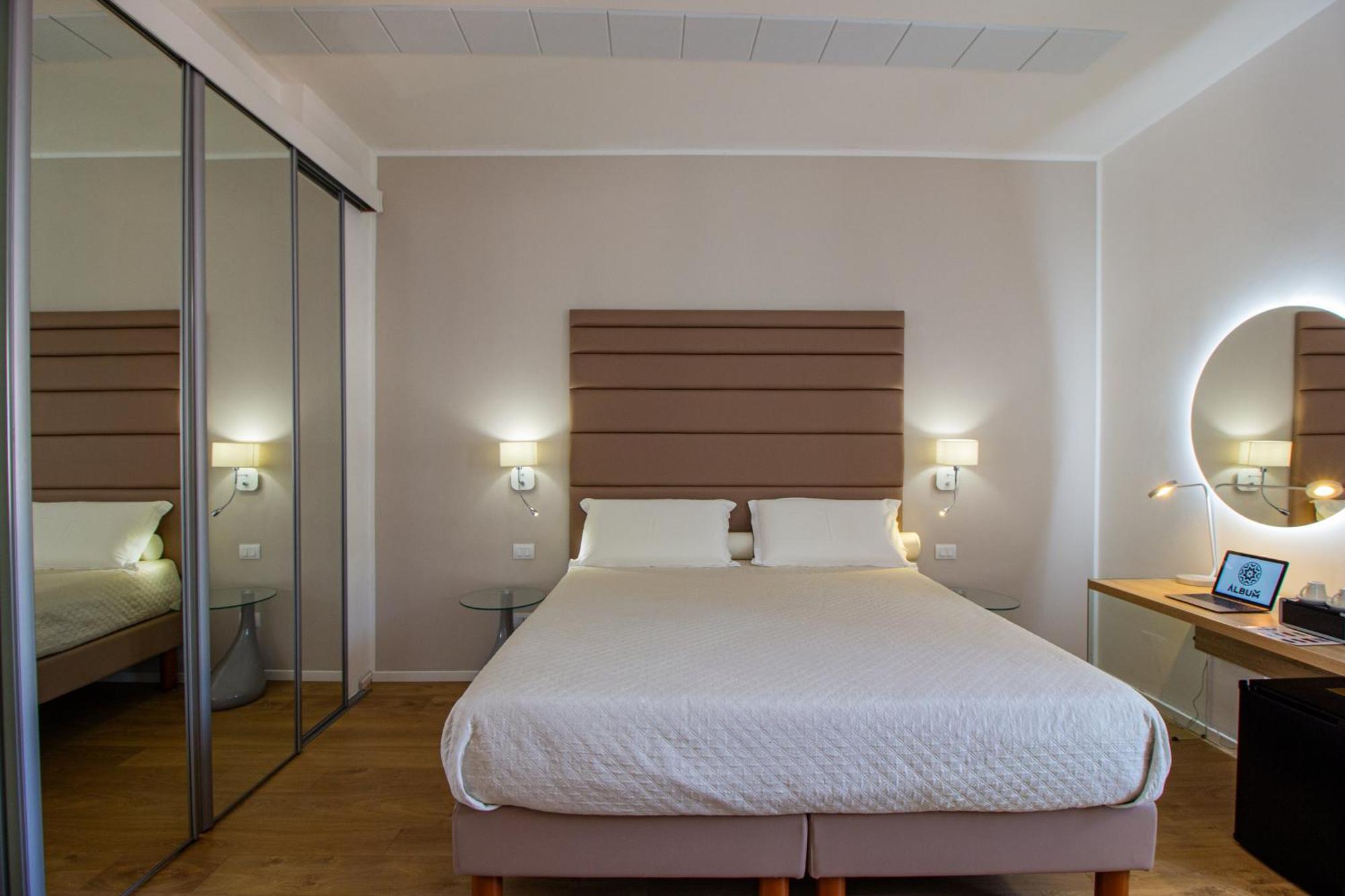 Album Boutique Rooms Sassari Exterior foto