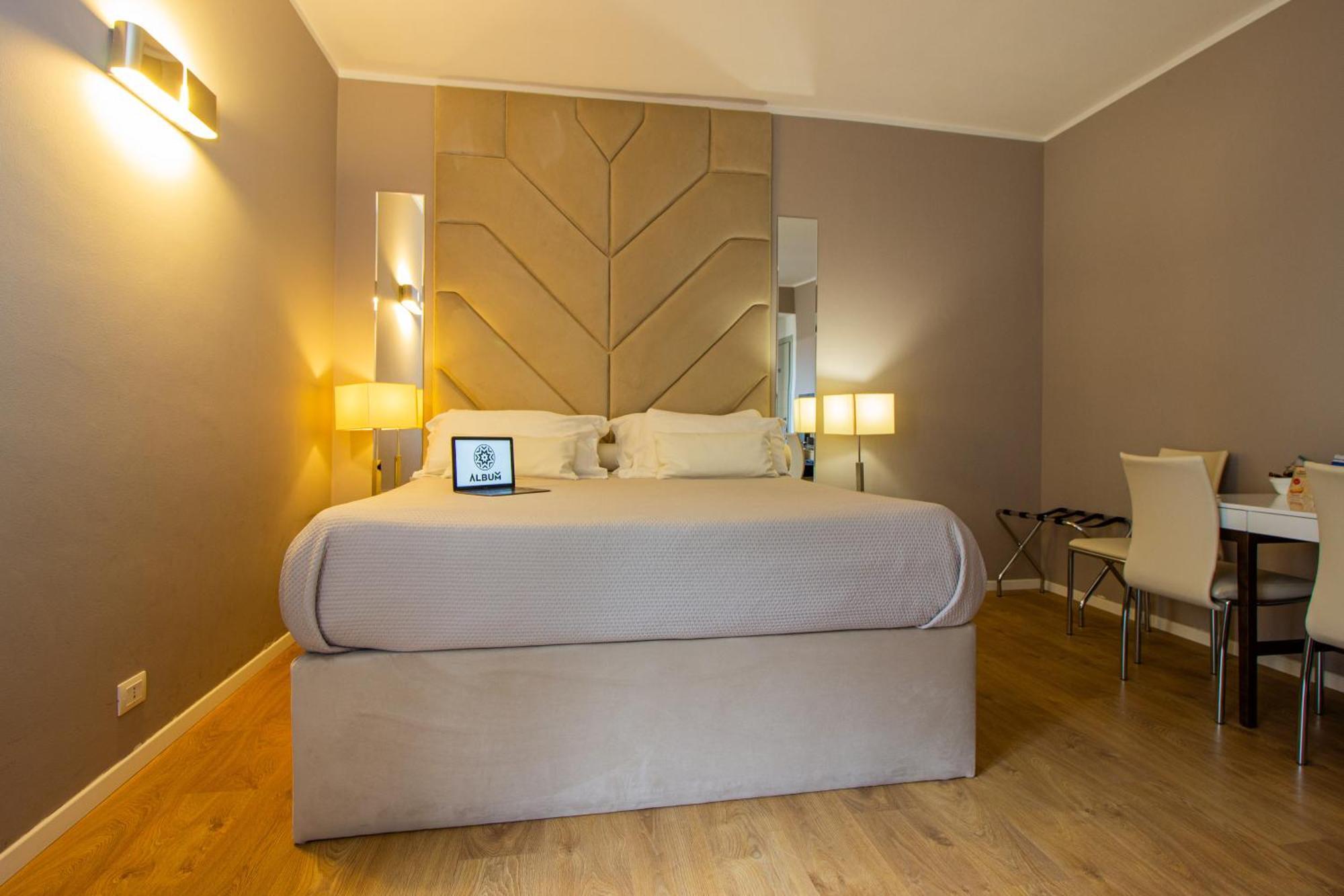Album Boutique Rooms Sassari Exterior foto